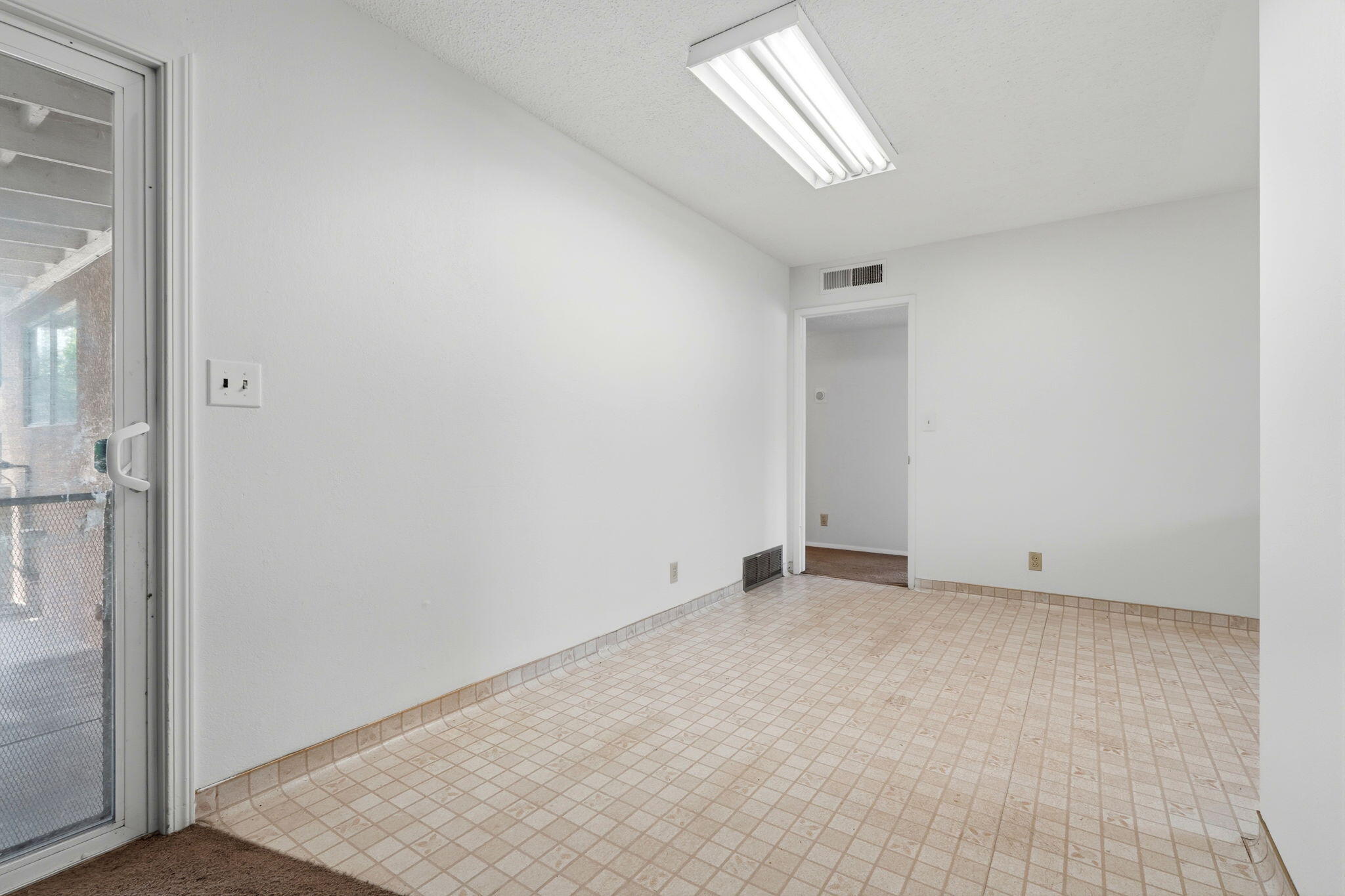 1123 East Washington Avenue Reedley, CA 93654 - Photo 23 of 54 23-1123_E_Washington_Ave_022
