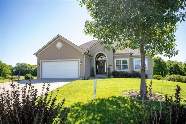 $465,000 | 19327 Tomahawk Lane, St. Joseph, MO 64505