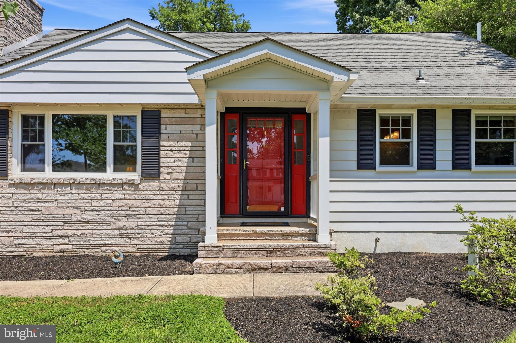 18 Rockland Road Ewing, NJ 08638 - Photo 2 of 24 Gallery Image 2