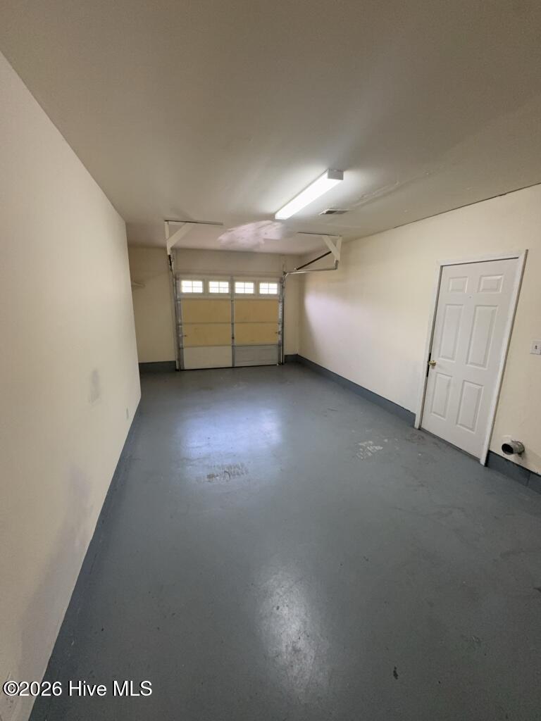 110 Elwood Road Jacksonville, NC 28546 - Photo 18 of 20 Garage