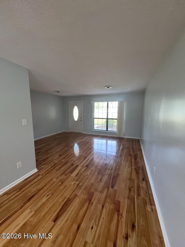 110 Elwood Road Jacksonville, NC 28546 - Photo 4 of 20 Living Room