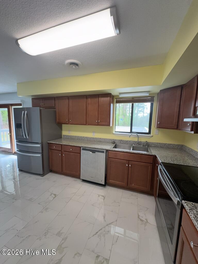 110 Elwood Road Jacksonville, NC 28546 - Photo 6 of 20 Kitchen