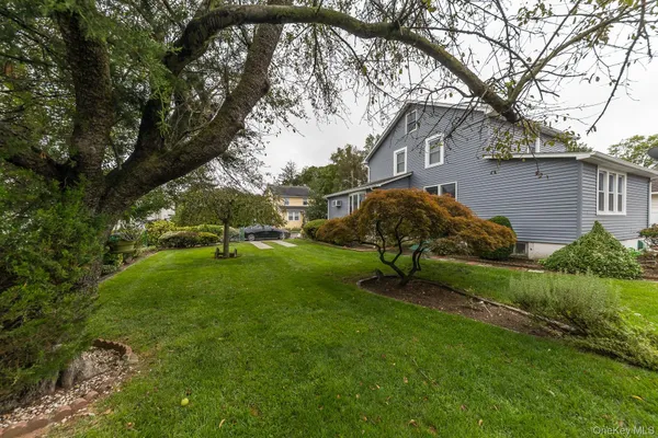 $3,000 | 5 Lewis Place, Lynbrook, NY 11563