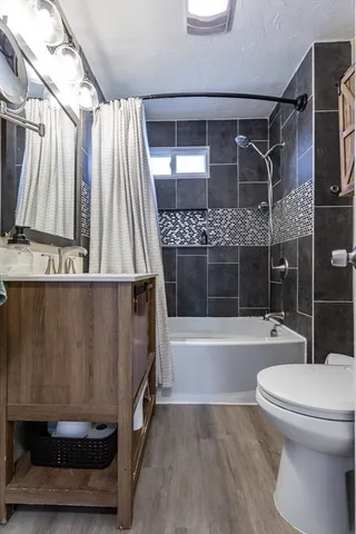 $414,900 | 17 Anawan Street, Taunton, MA 02780