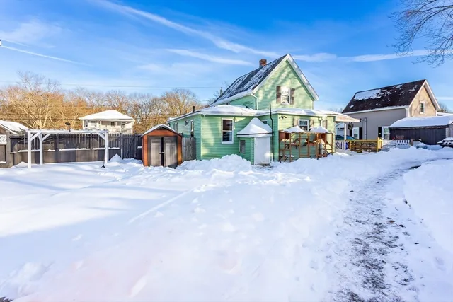 $414,900 | 17 Anawan Street, Taunton, MA 02780