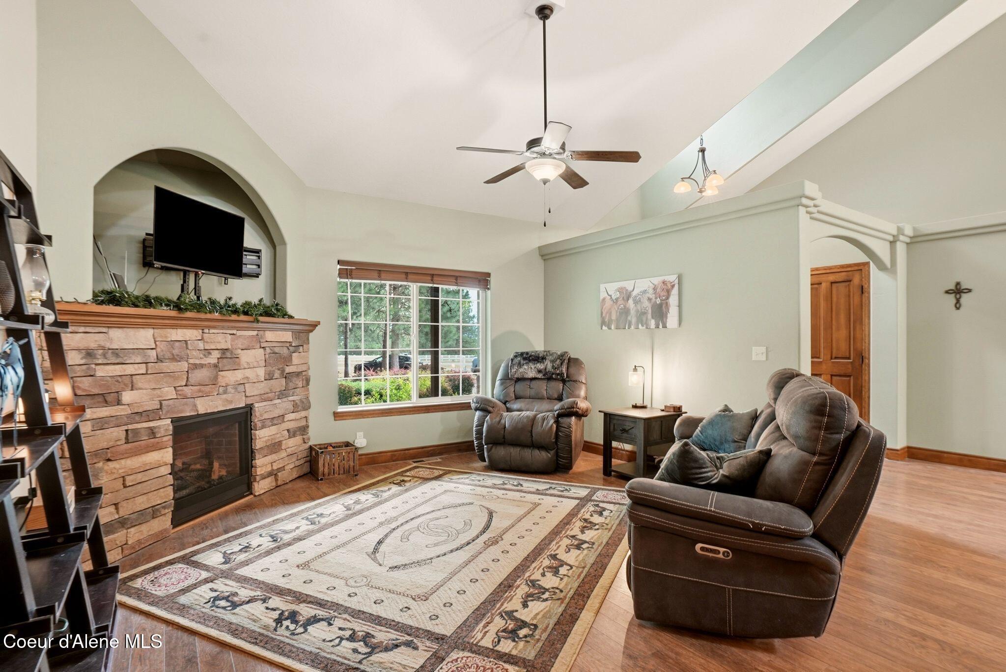 8964 Hauser Lake Road Hauser, ID 83854 - Photo 11 of 89 9_Inside-Media-Hauser-8