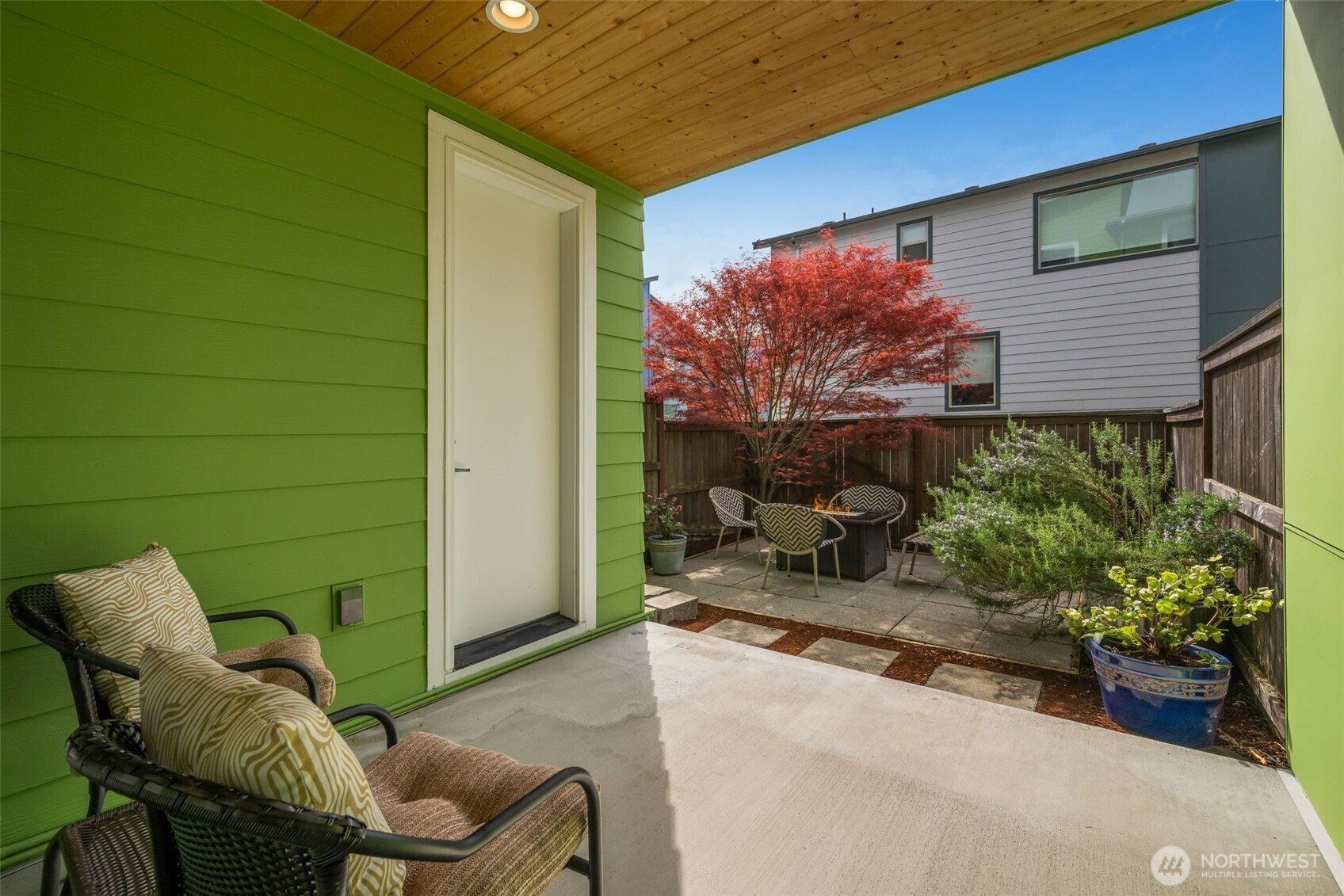9725 10th Place Southwest Seattle, WA 98106 - Photo 34 of 40
