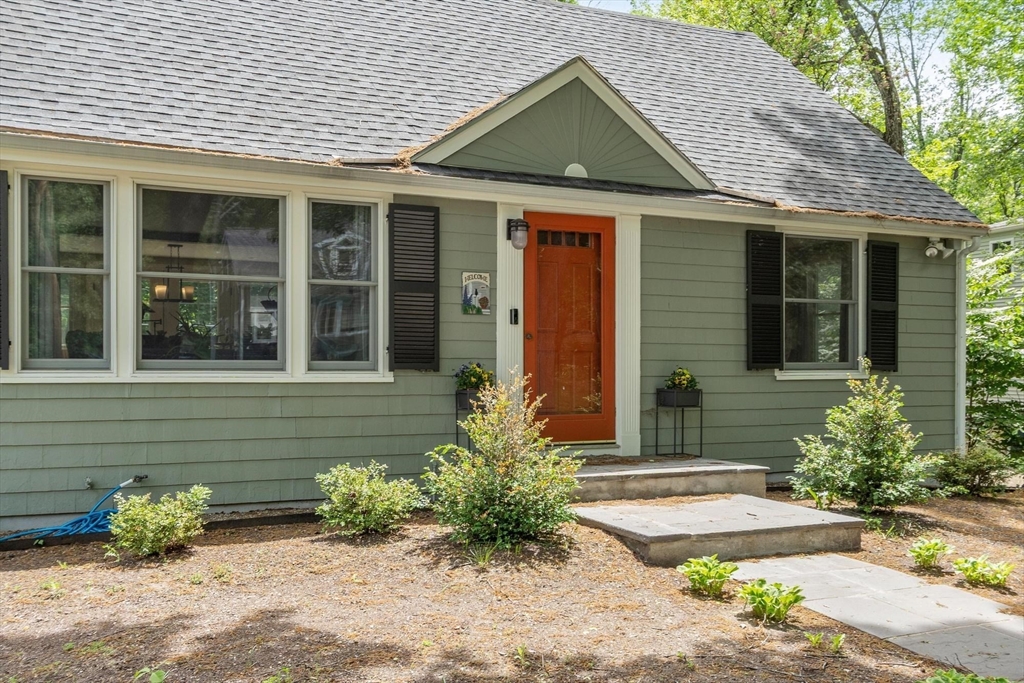 2 Doris Road Bedford, MA 01730 - Photo 3 of 33