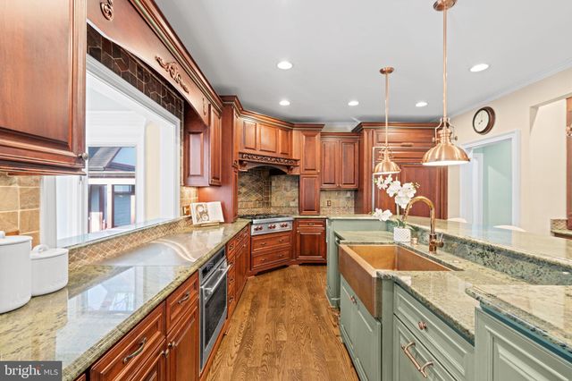 $2,600,000 | 1311 Summerwood Court, McLean, VA 22102