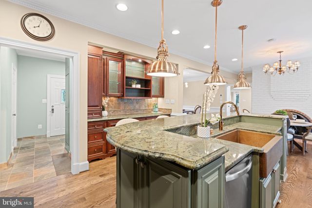 $2,600,000 | 1311 Summerwood Court, McLean, VA 22102