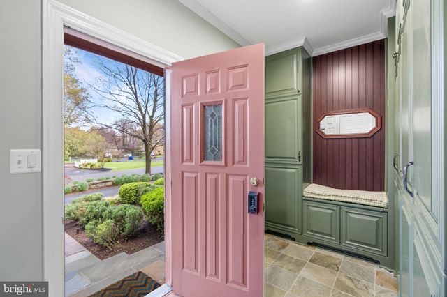 $2,600,000 | 1311 Summerwood Court, McLean, VA 22102