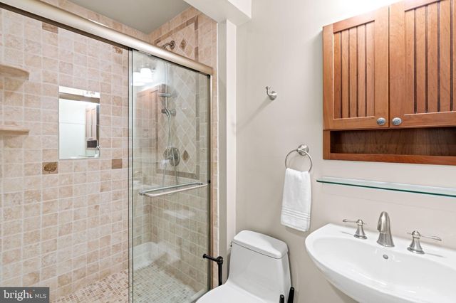 $2,600,000 | 1311 Summerwood Court, McLean, VA 22102