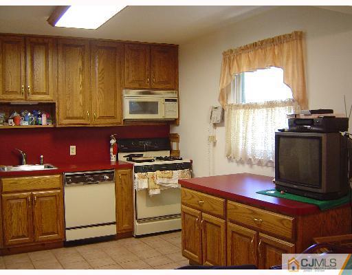 495 Halsey Road North Brunswick, NJ 08902 - Photo 3 of 8 Gallery Image 3