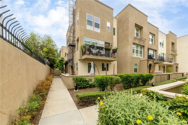 $785,000 | 495 Andrew Drive, Unit G, Azusa, CA 91702