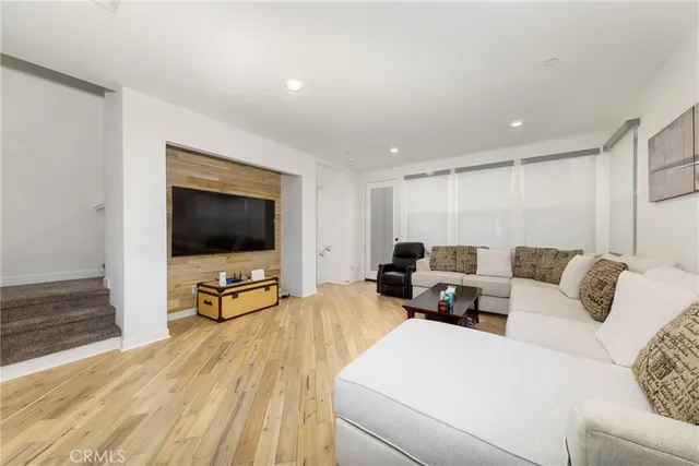 $785,000 | 495 Andrew Drive, Unit G, Azusa, CA 91702