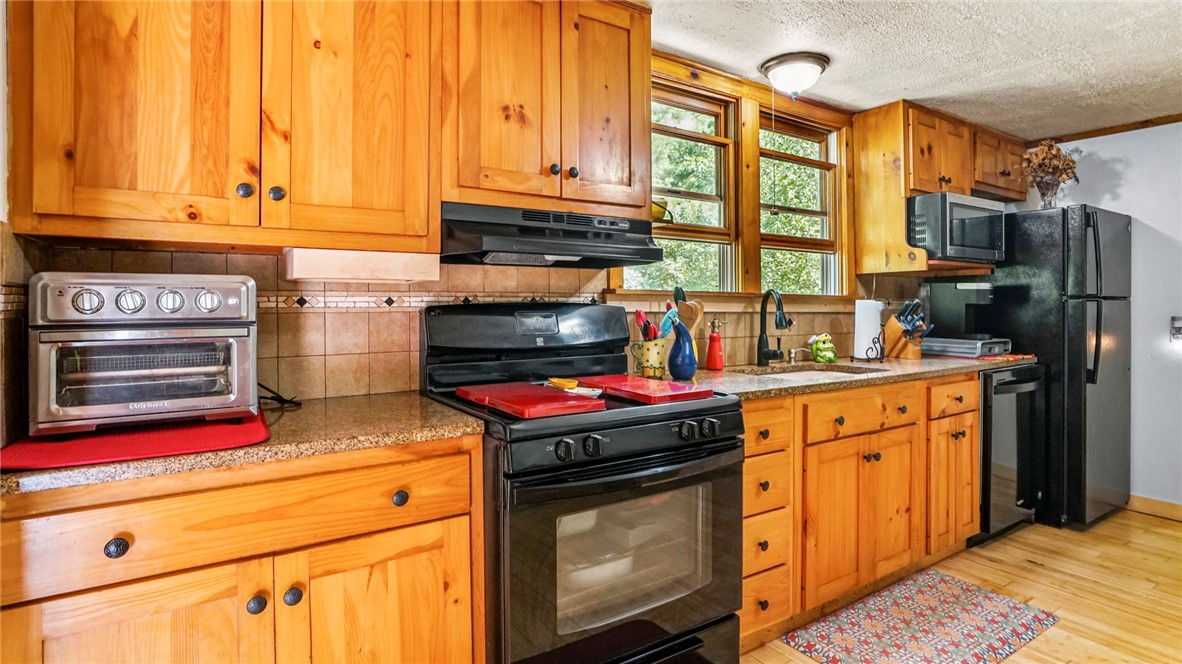 503 Switch Road Richmond, RI 02894 - Photo 6 of 36 Gallery Image 6