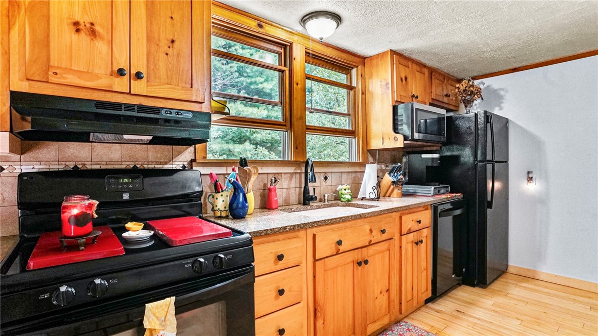 503 Switch Road Richmond, RI 02894 - Photo 7 of 36 Gallery Image 7