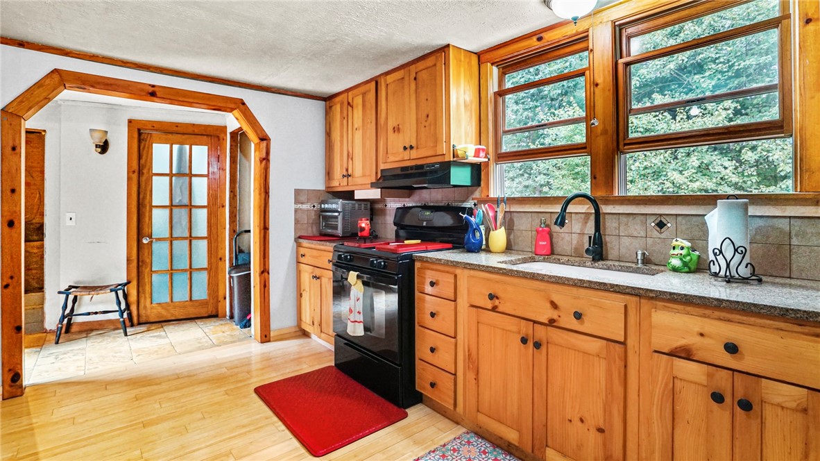 503 Switch Road Richmond, RI 02894 - Photo 9 of 36 Gallery Image 9