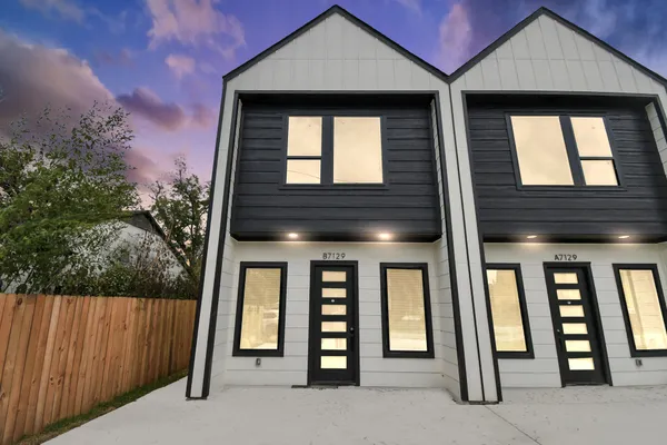$3,000 | 7129 Sidney Street, Unit B, Houston, TX 77021