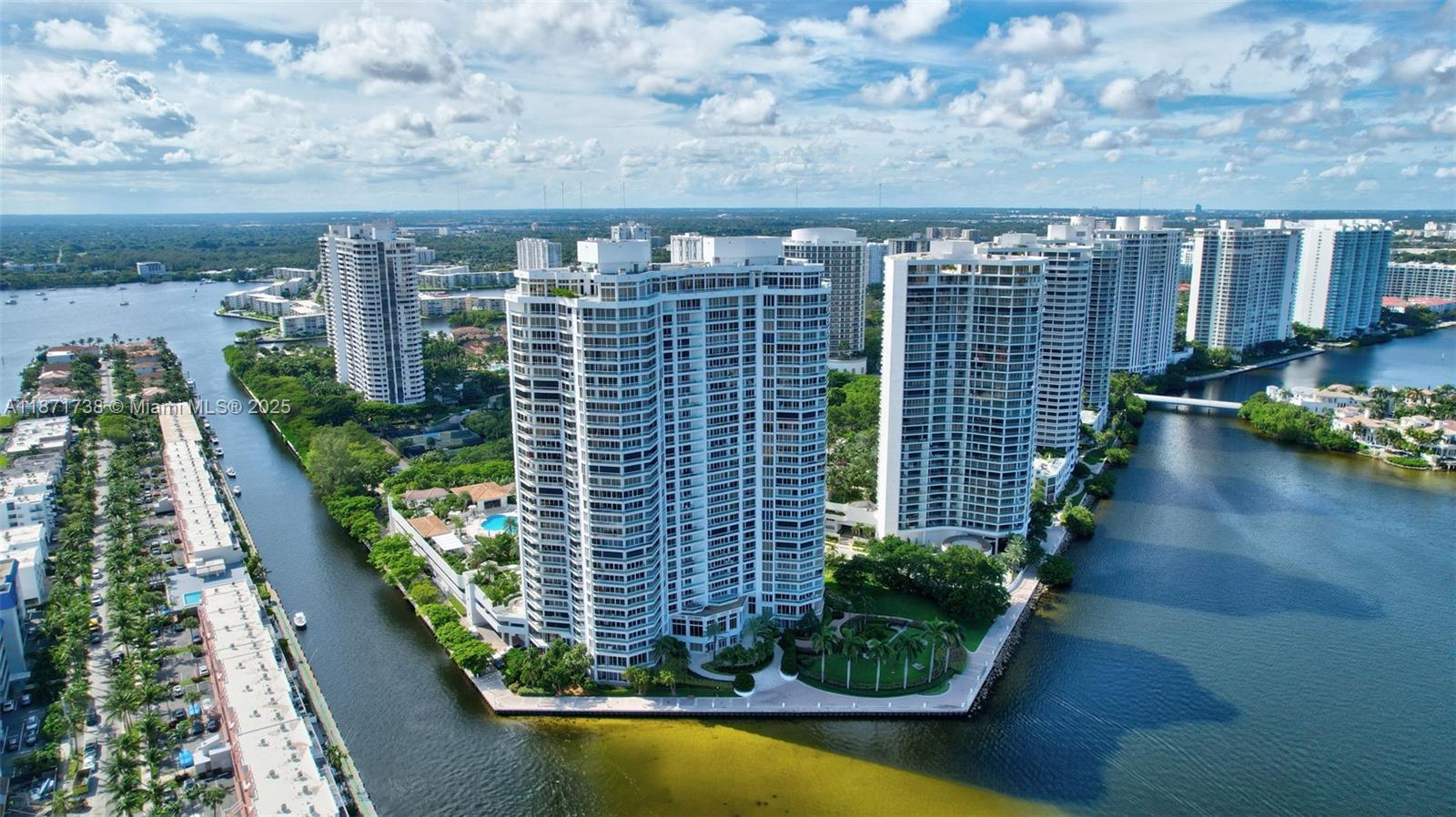 2600 East Island Boulevard, Unit 1503 Aventura, FL 33160 - Photo 32 of 36 an aerial view of a house with a garden