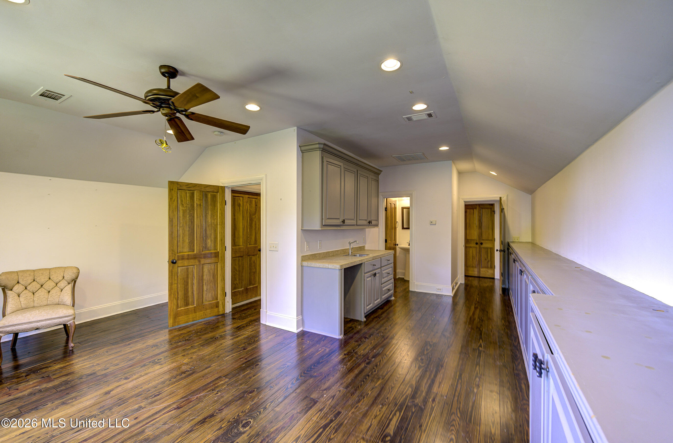 626 Cedar Hill Road Flora, MS 39071 - Photo 40 of 51 Guest Suite Office 2