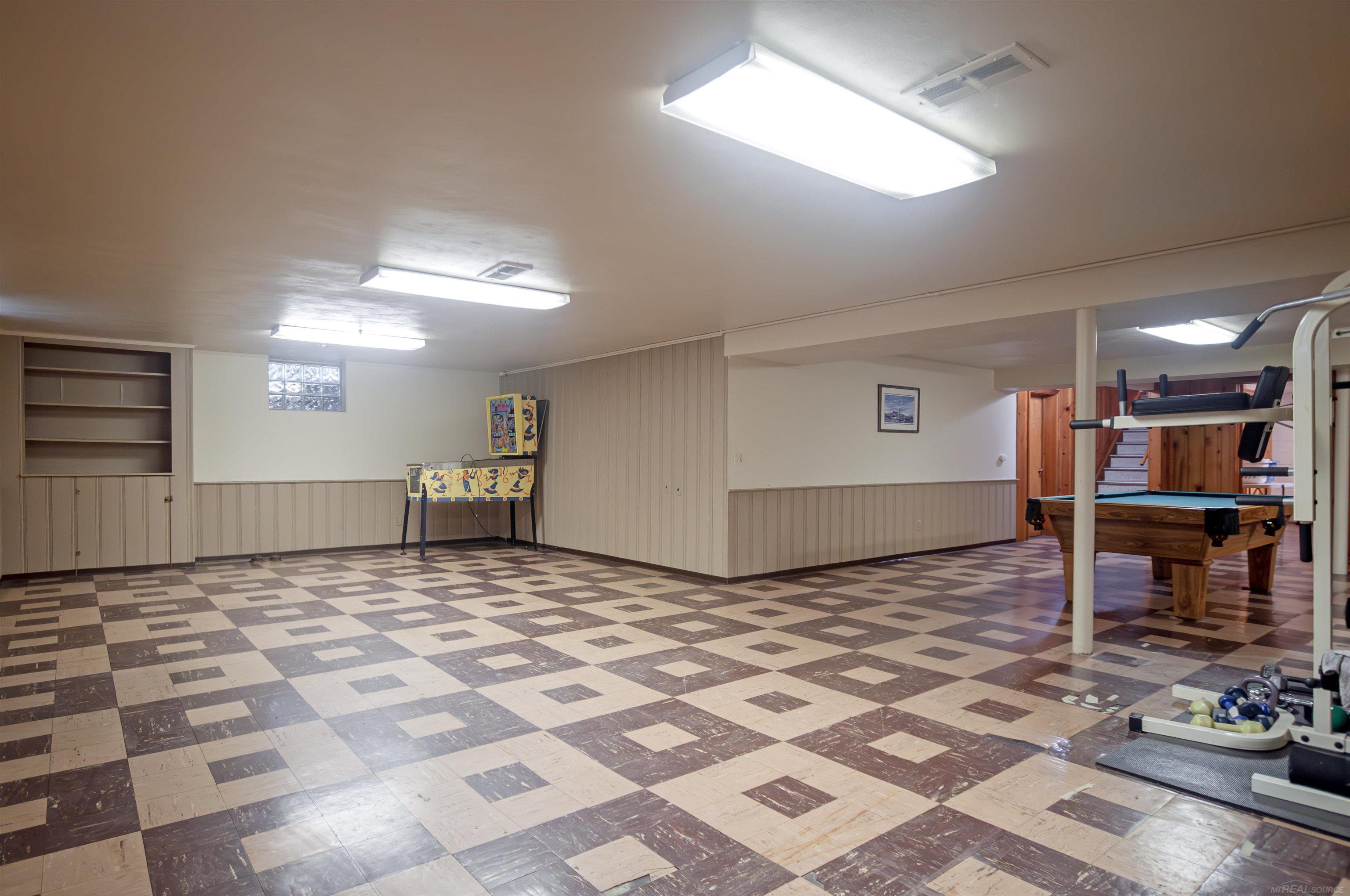 570 Oxford Road Grosse Pointe Woods, MI 48236 - Photo 77 of 99