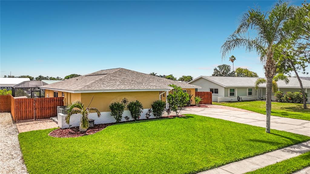 6517 Solitaire Palm Way Apollo Beach, FL 33572 - Photo 6 of 58