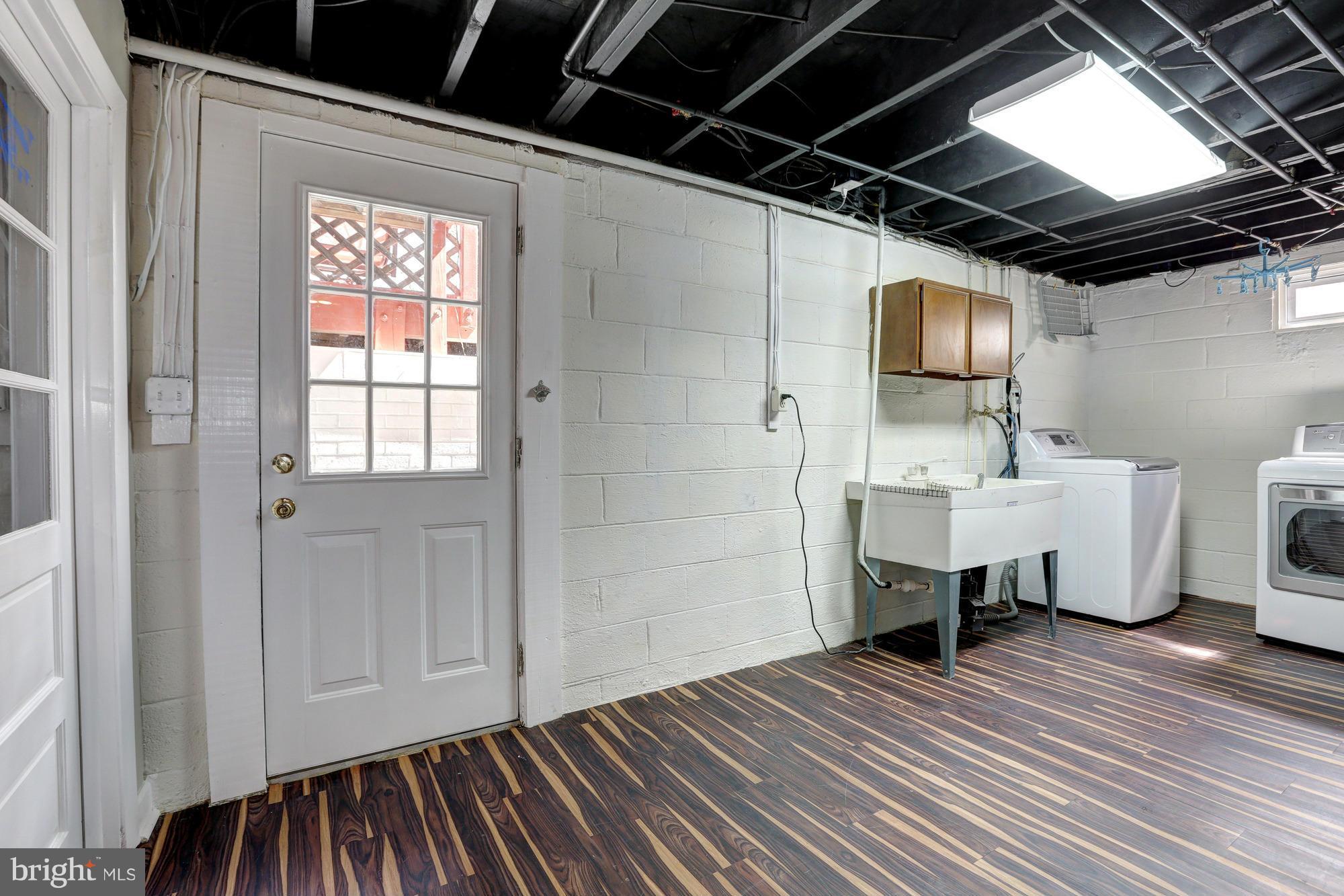16921 Oak Hill Road Silver Spring, MD 20905 - Photo 20 of 30 convenient lower level outside access
