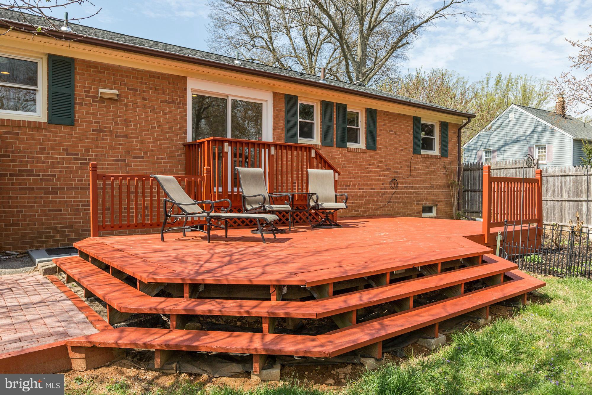 16921 Oak Hill Road Silver Spring, MD 20905 - Photo 27 of 30 Freshly painted low profile deck