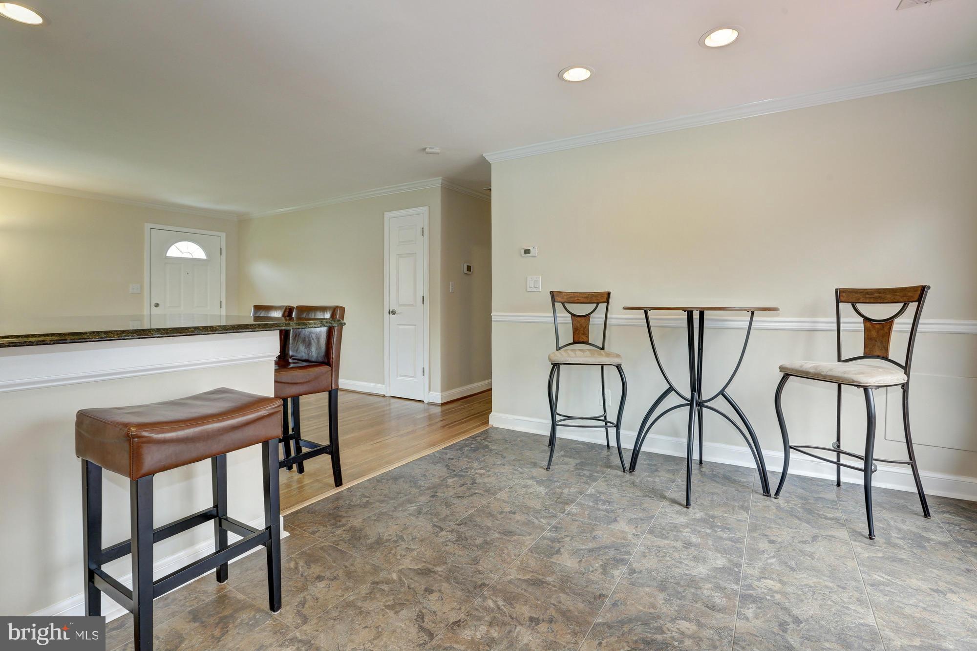 16921 Oak Hill Road Silver Spring, MD 20905 - Photo 8 of 30 Gorgeous eat-in kitchen