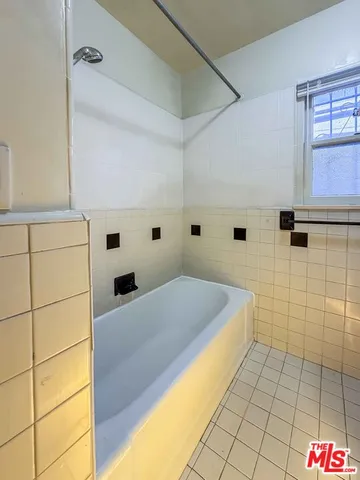 $1,450 | 3427 12th Avenue, Los Angeles, CA 90018