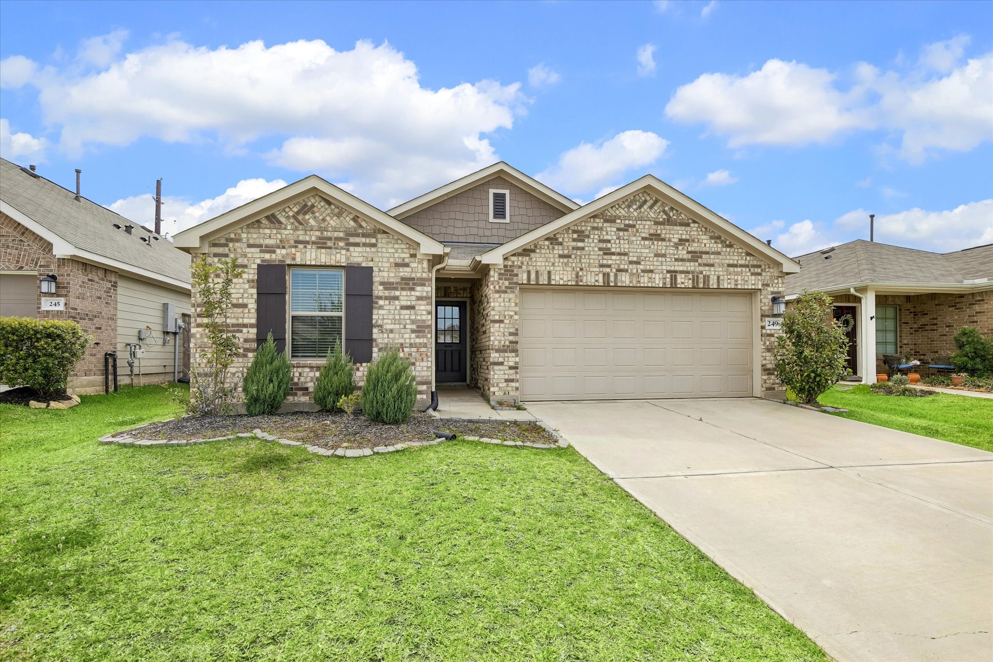 249 Rustic Ridge Circle Magnolia, TX 77354 - Photo 2 of 18 Gallery Image 2