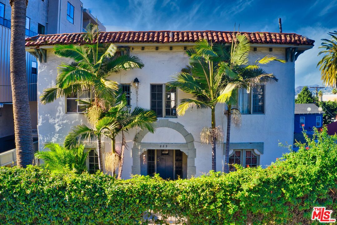 229 South Westlake Ave  