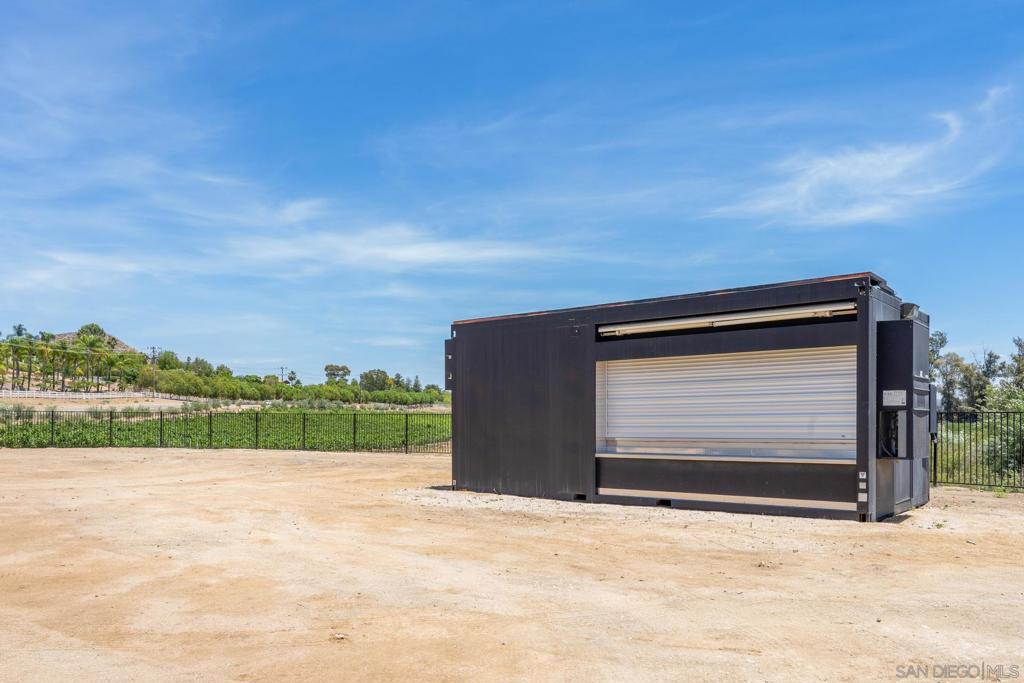 36051 East Benton Road Temecula, CA 92592 - Photo 36 of 42