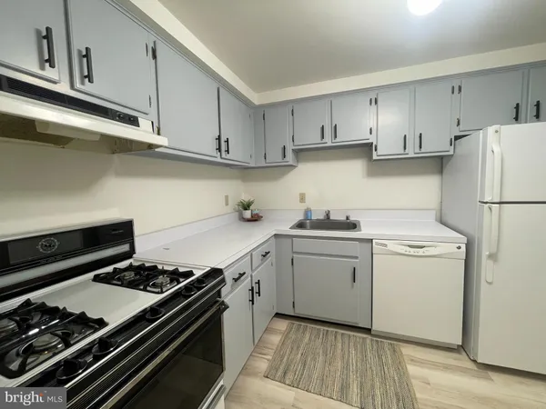 $2,400 | 2570 Riva Road, Unit 15C, Annapolis, MD 21401