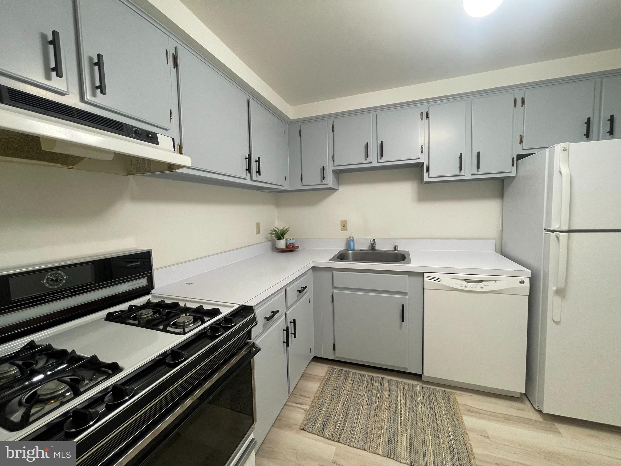 2570 Riva Road, Unit 15C Annapolis, MD 21401 - Photo 7 of 15 Kitchen