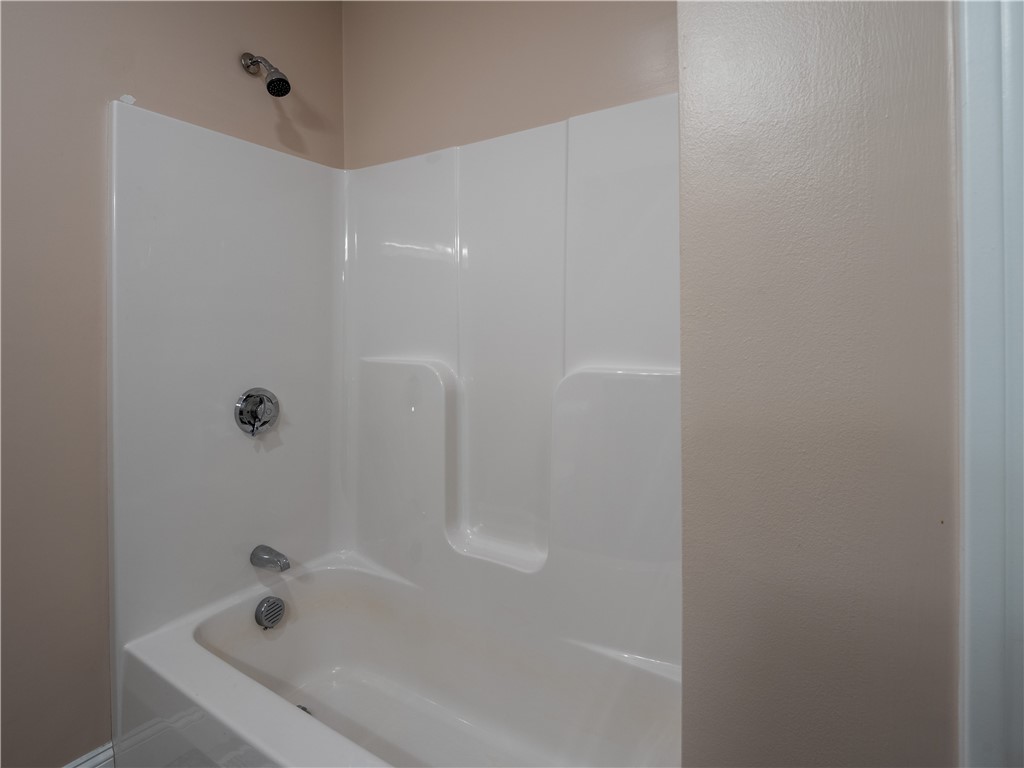 7 Jupiter Lane, Unit E Richmond, RI 02898 - Photo 16 of 22 Full bath