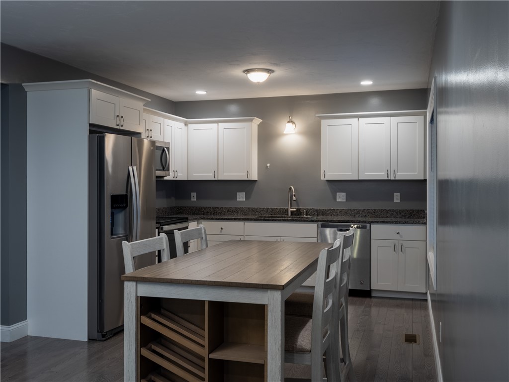 7 Jupiter Lane, Unit E Richmond, RI 02898 - Photo 7 of 22 Dining area and kitchen