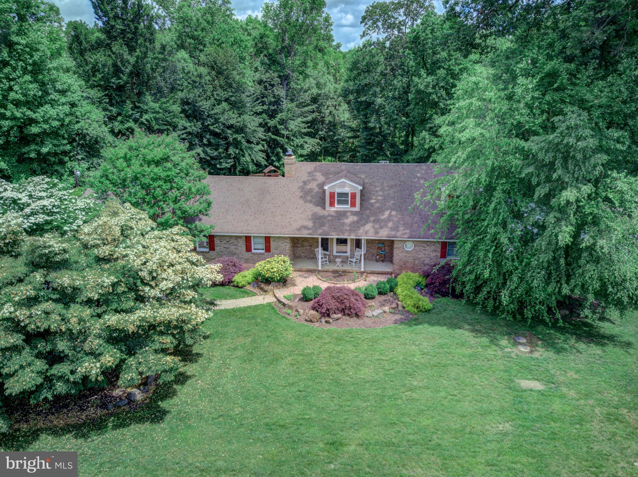 18 Assiscunk Drive Columbus, NJ 08022 - Photo 1 of 36 18 Assiscunk Drive, Columbus N.J.
