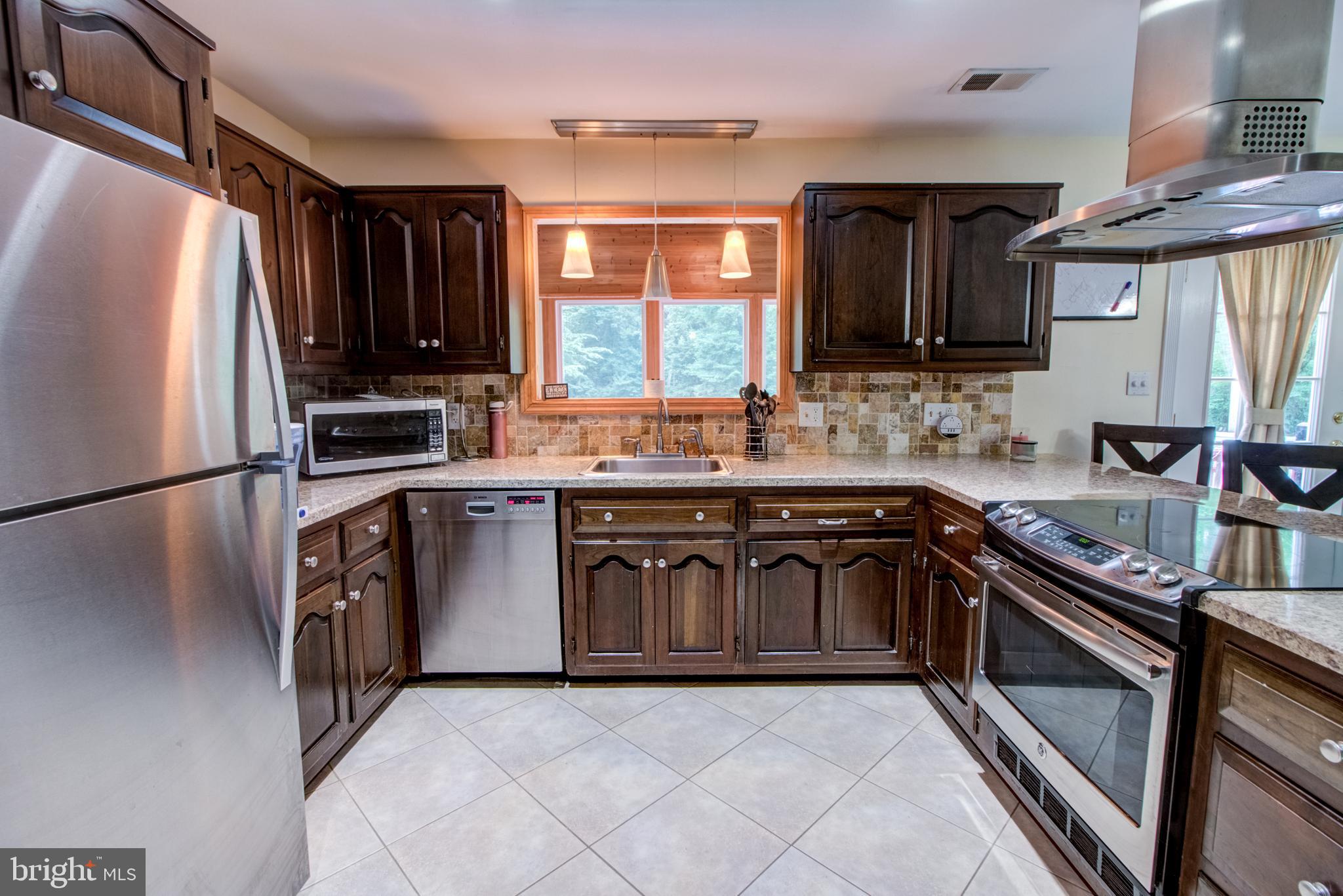 18 Assiscunk Drive Columbus, NJ 08022 - Photo 11 of 36 All Stainless Steel Appliances