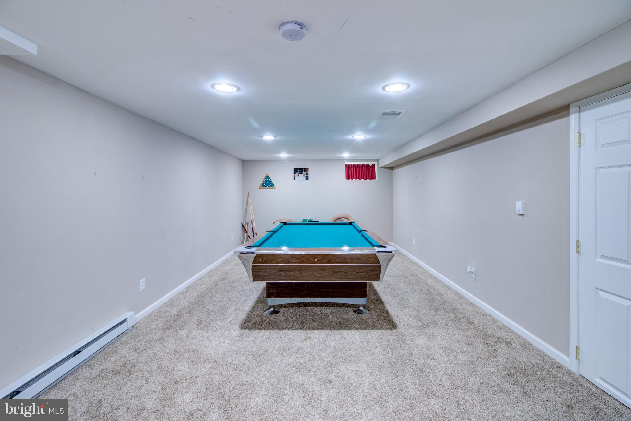 18 Assiscunk Drive Columbus, NJ 08022 - Photo 26 of 36 Finished Basement Game Room w Pool Table