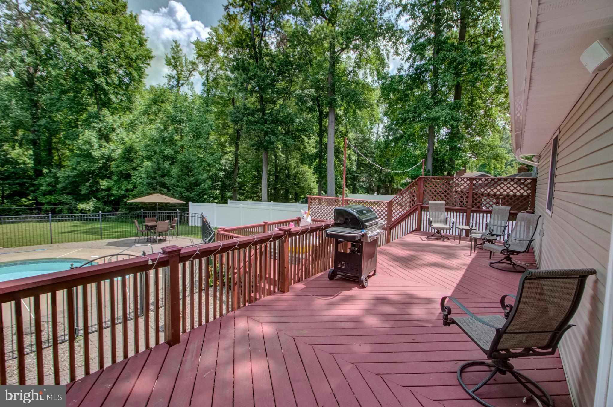 18 Assiscunk Drive Columbus, NJ 08022 - Photo 30 of 36 Dining Alfresco and Grilling on Deck