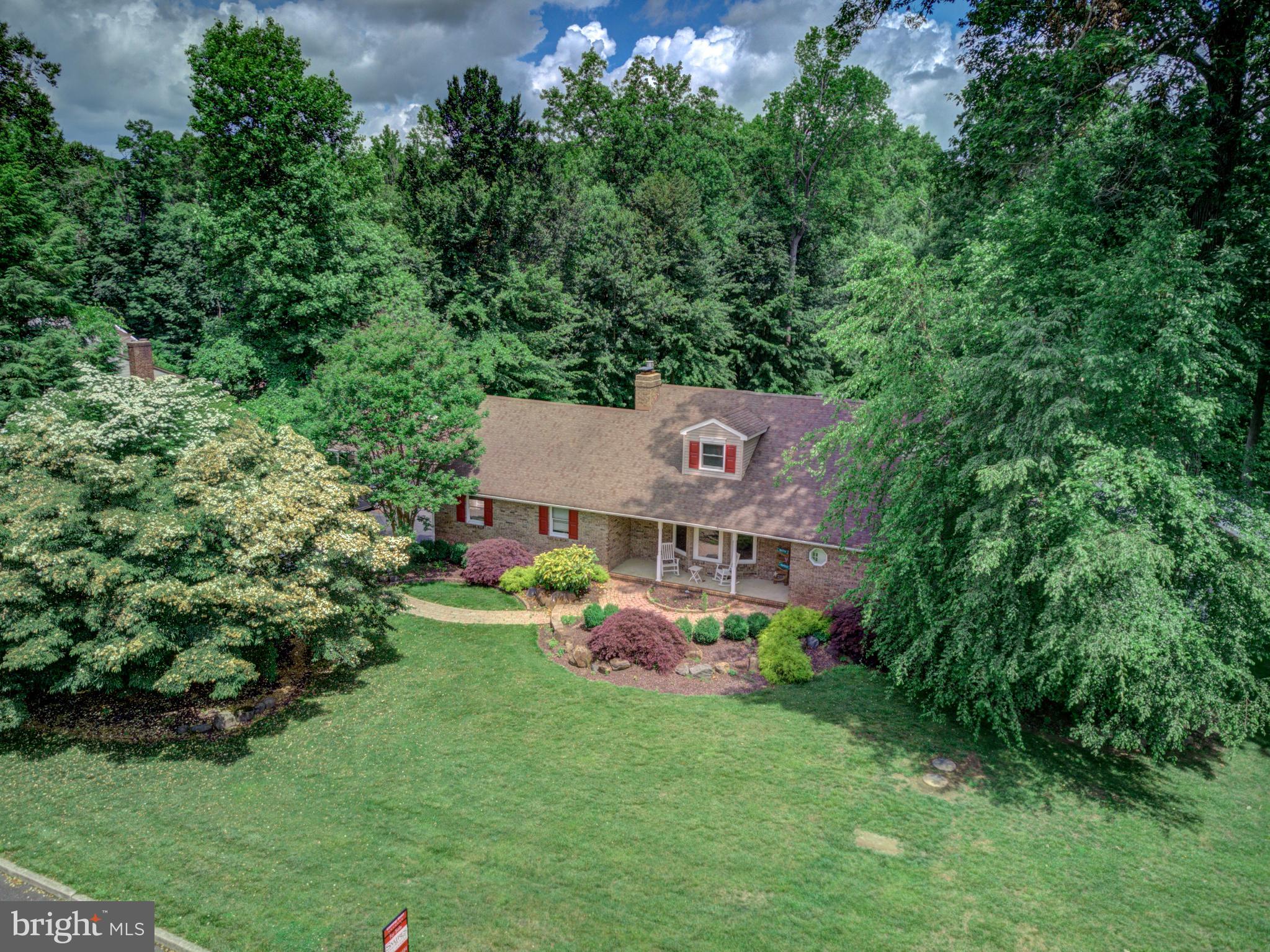 18 Assiscunk Drive Columbus, NJ 08022 - Photo 4 of 36 Custom Built Cape Cod