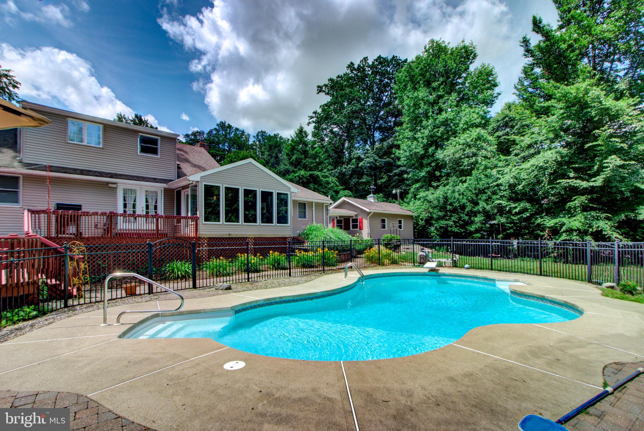 18 Assiscunk Drive Columbus, NJ 08022 - Photo 33 of 36 Pool Area