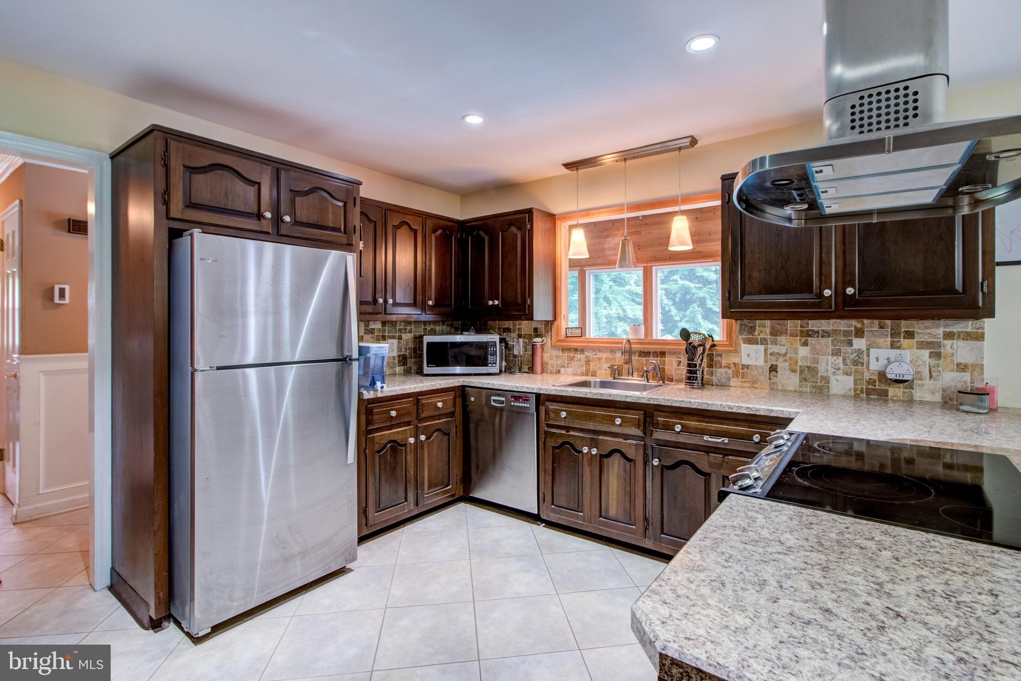 18 Assiscunk Drive Columbus, NJ 08022 - Photo 10 of 36 Kitchen Area