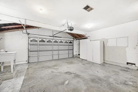a view of a garage
