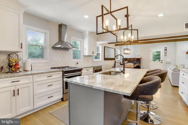 $5,000 | 5101 Redwing Drive, Alexandria, VA 22312