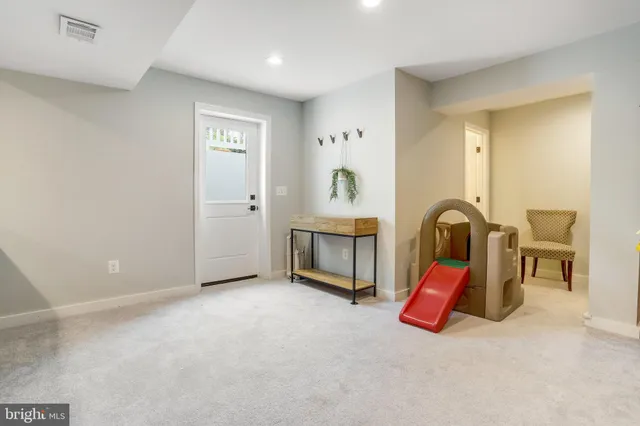 $5,000 | 5101 Redwing Drive, Alexandria, VA 22312