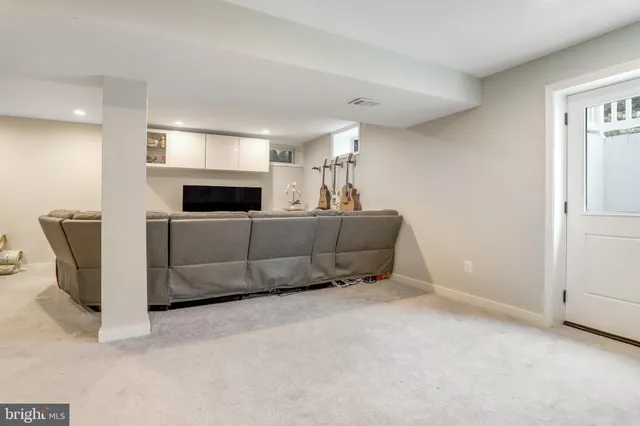 $5,000 | 5101 Redwing Drive, Alexandria, VA 22312