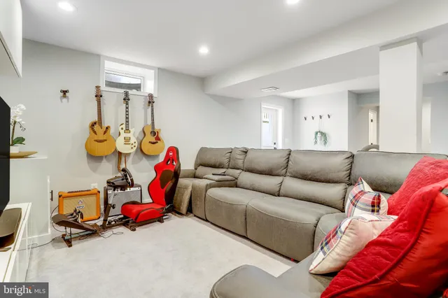 $5,000 | 5101 Redwing Drive, Alexandria, VA 22312